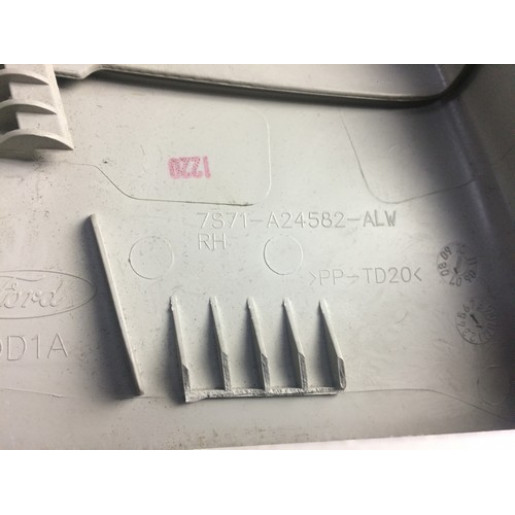 Накладка стійки середньої права Ford Mondeo 4 2007-2014 7S71A24582ALW